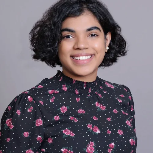 Headshot 3-1_edited