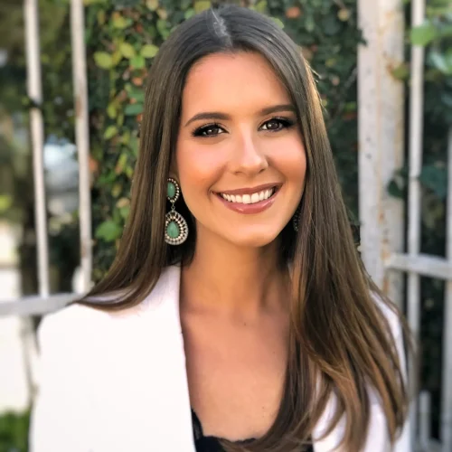 Renata Koch Alvarenga